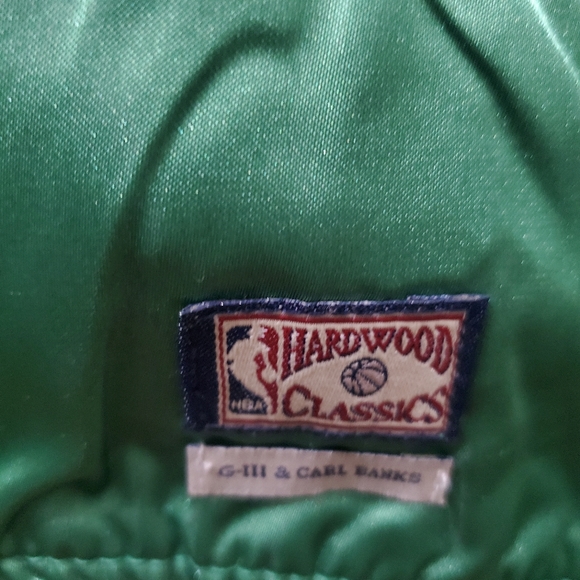🆕 HARDWOOD CLASSICS - CELTICS BASKETBALL JKT - Picture 4 of 7